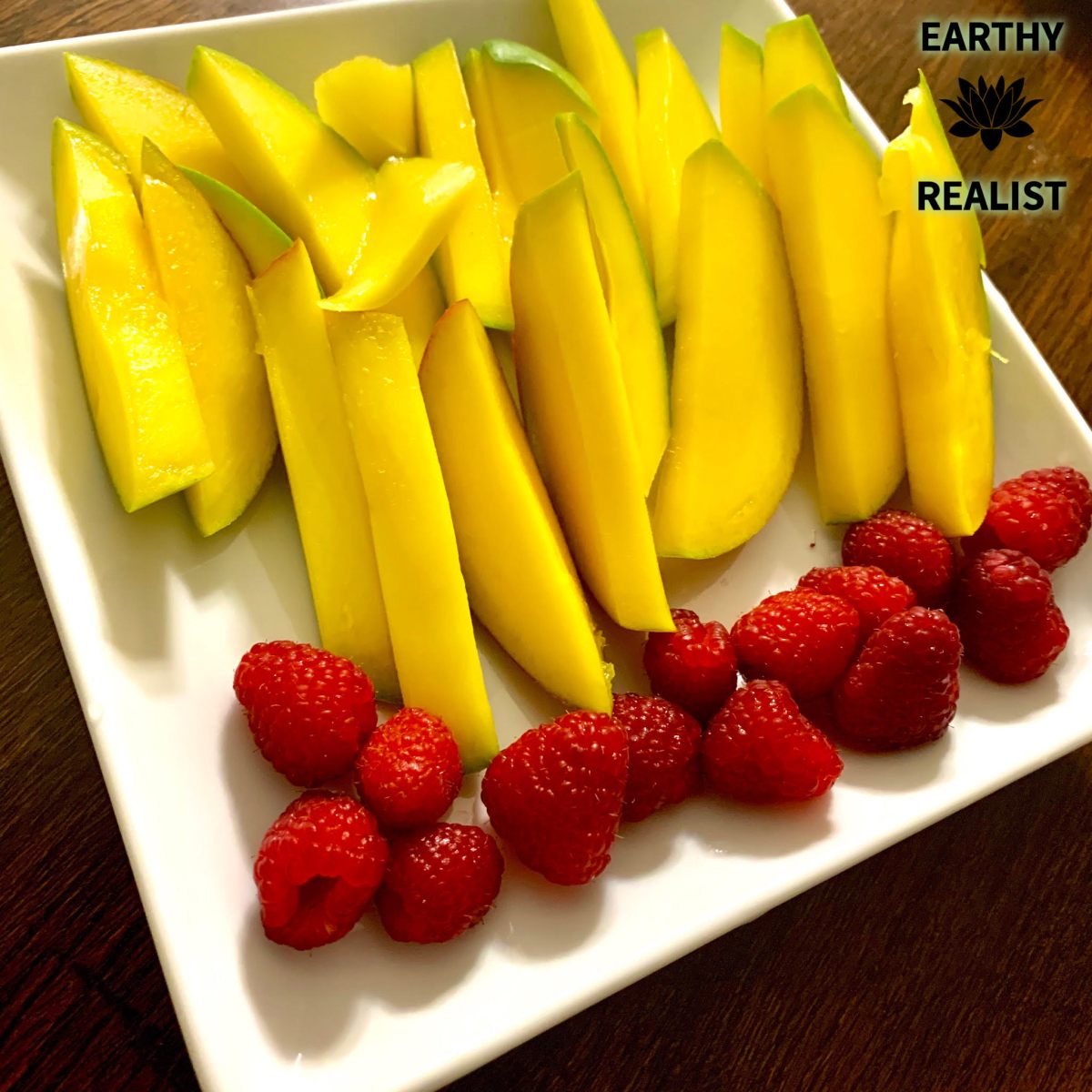 Healthy Eats: The Benefits of Mangoes & Raspberries